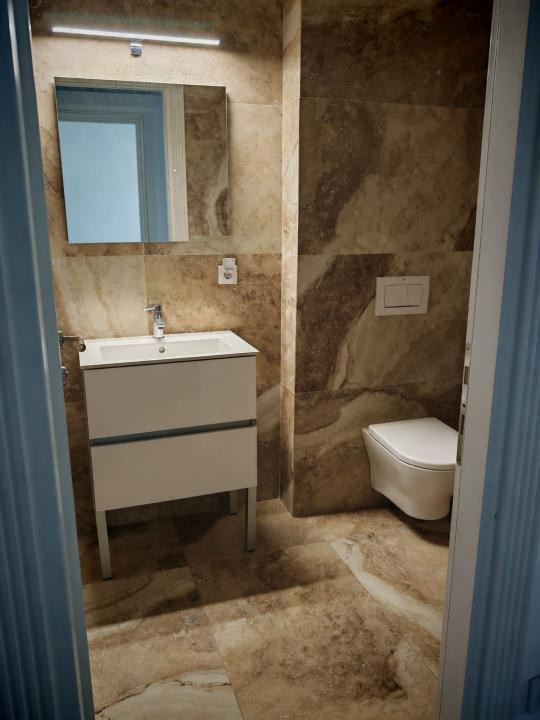 Comision 0!  Apartament nemobilat, camera si bucatarie, la Poitiers Towers!