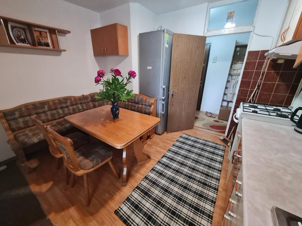 Apartament cu 2 camere decomandat, Al T Neculai, pret corect!