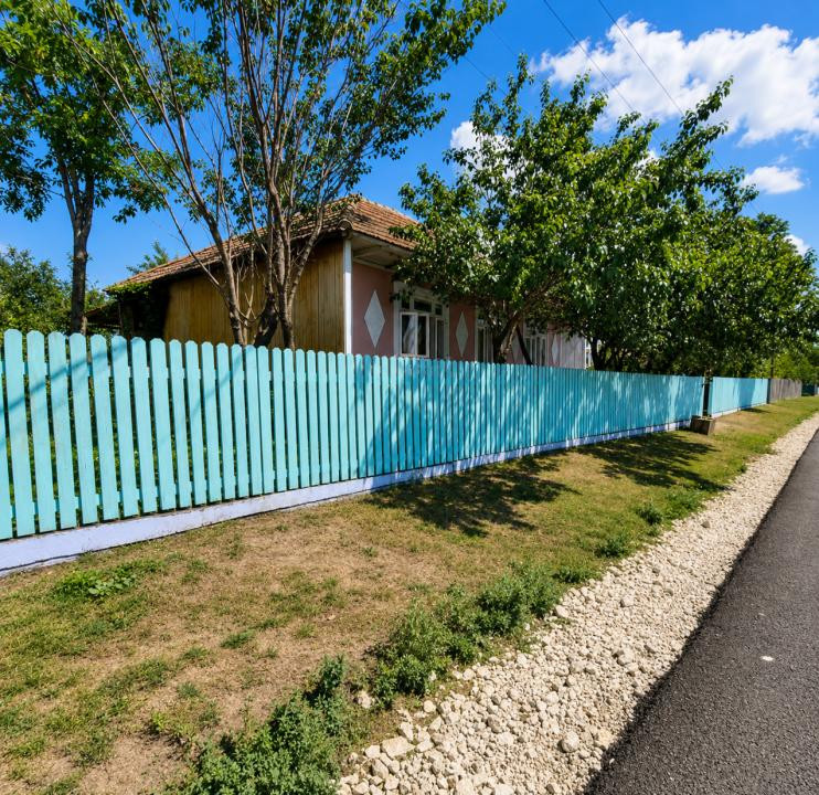 Casă 4 camere Săveni, Sat Nou | Teren 1.600 mp, acces dublu | 26.000 €