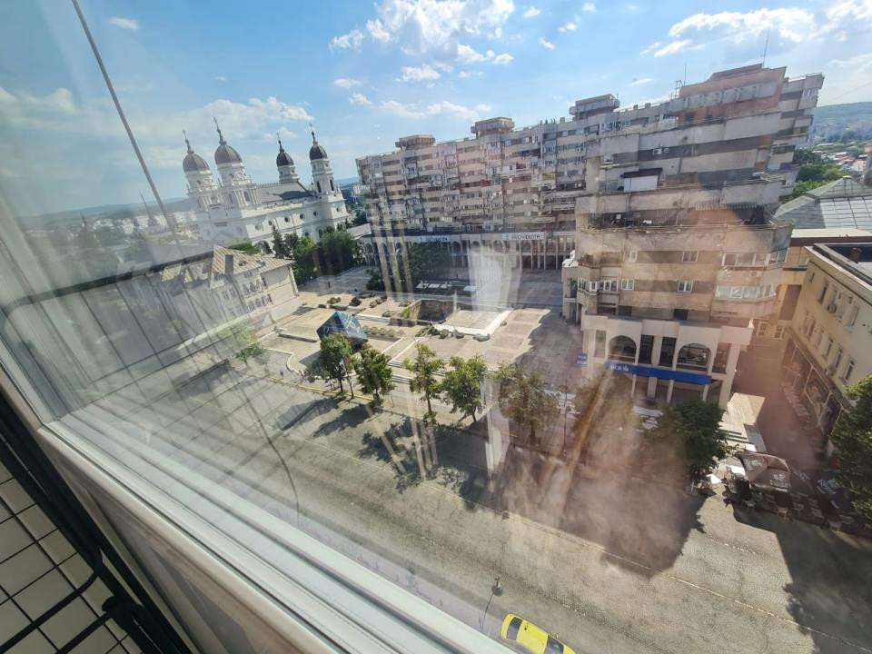 Apartament in Centru, Blv. Stefan cel Mare, la prima inchiriere, 2 camere!