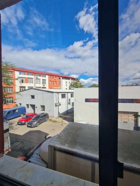 Apartament bun ca si investitie in zona Pod Piatra-Gara Mare, str Strapungerii!