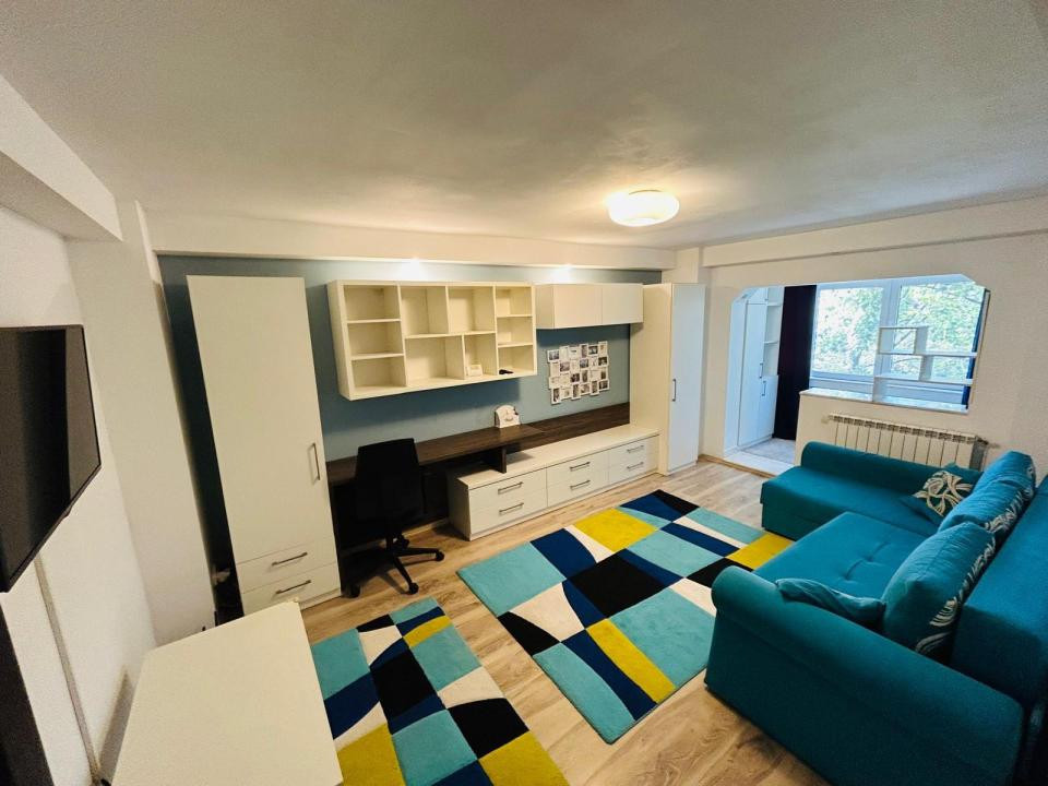 Apartament cu 2 camere decomandat in CUG, pe aleea T. Neculai!