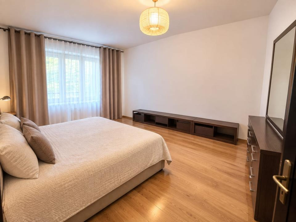 Apartament foarte spatios, open space, pretabil activitatilor multiple! Central!