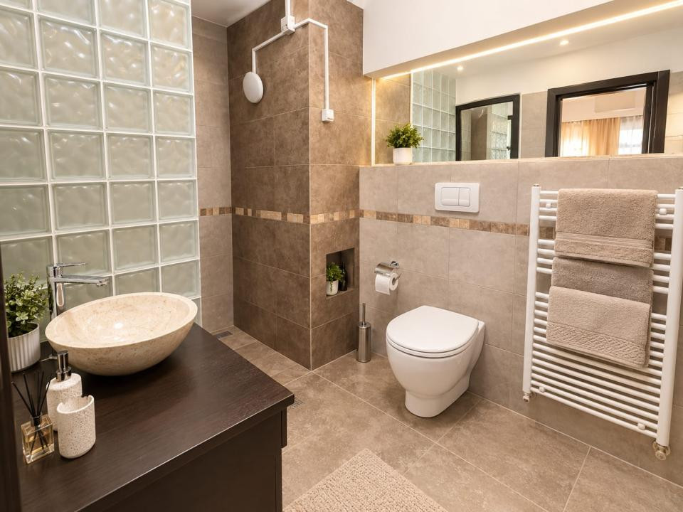 Apartament foarte spatios, open space, pretabil activitatilor multiple! Central!