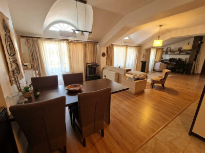Apartament foarte spatios, open space, pretabil activitatilor multiple! Central!